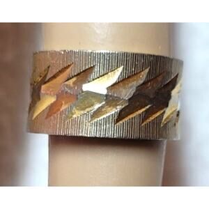 Vintage Uncas Womens Wide Gold Tone Etched Band Ring Size 5.75